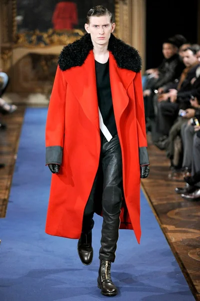 Look 1